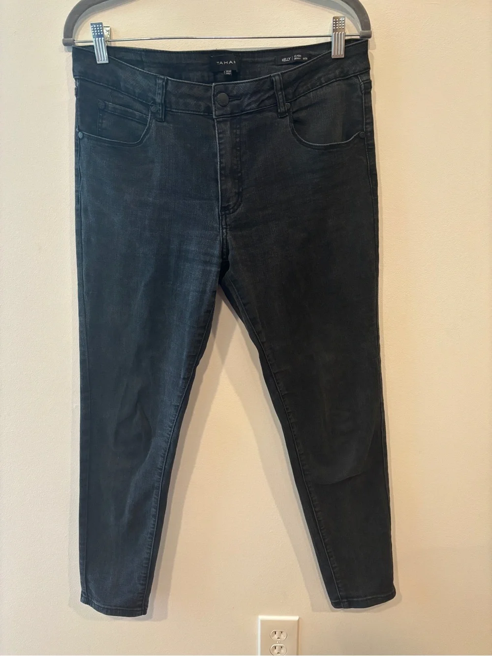 Tahari Kelly Classic Skinny Black Jeans - Size 10